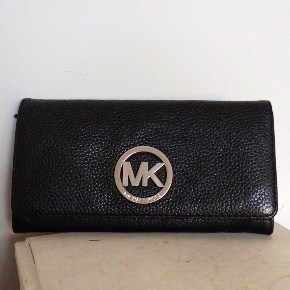 Michael Kors black leather wallet